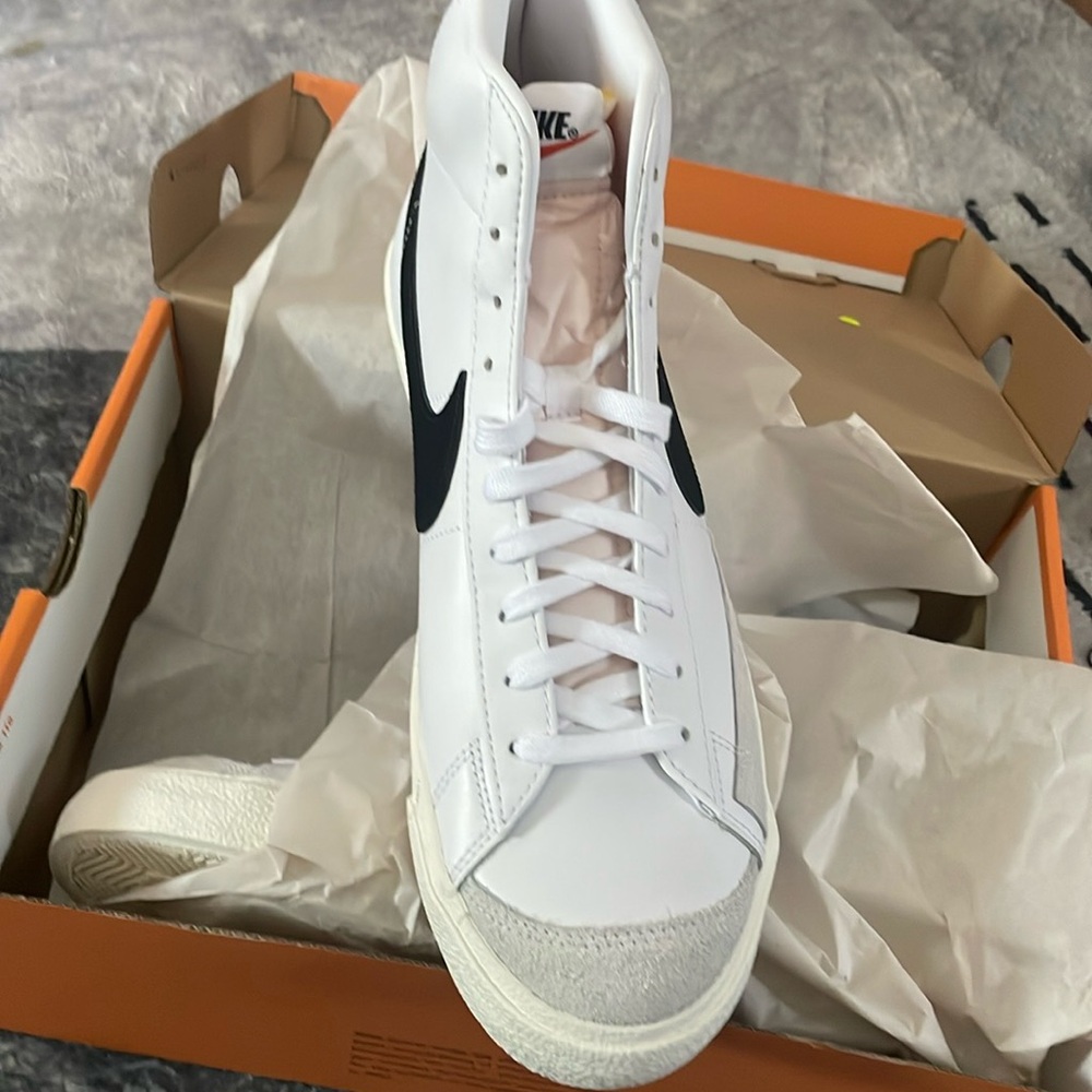 Blazer mid shoes